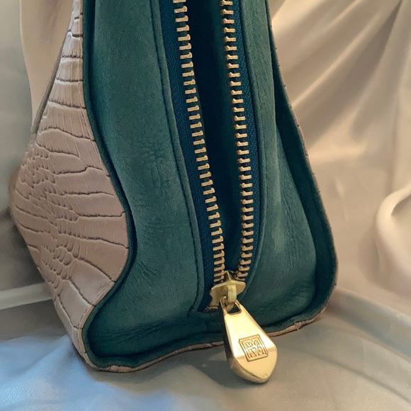 Pour La Victoire Tote - Picture 3 of 6